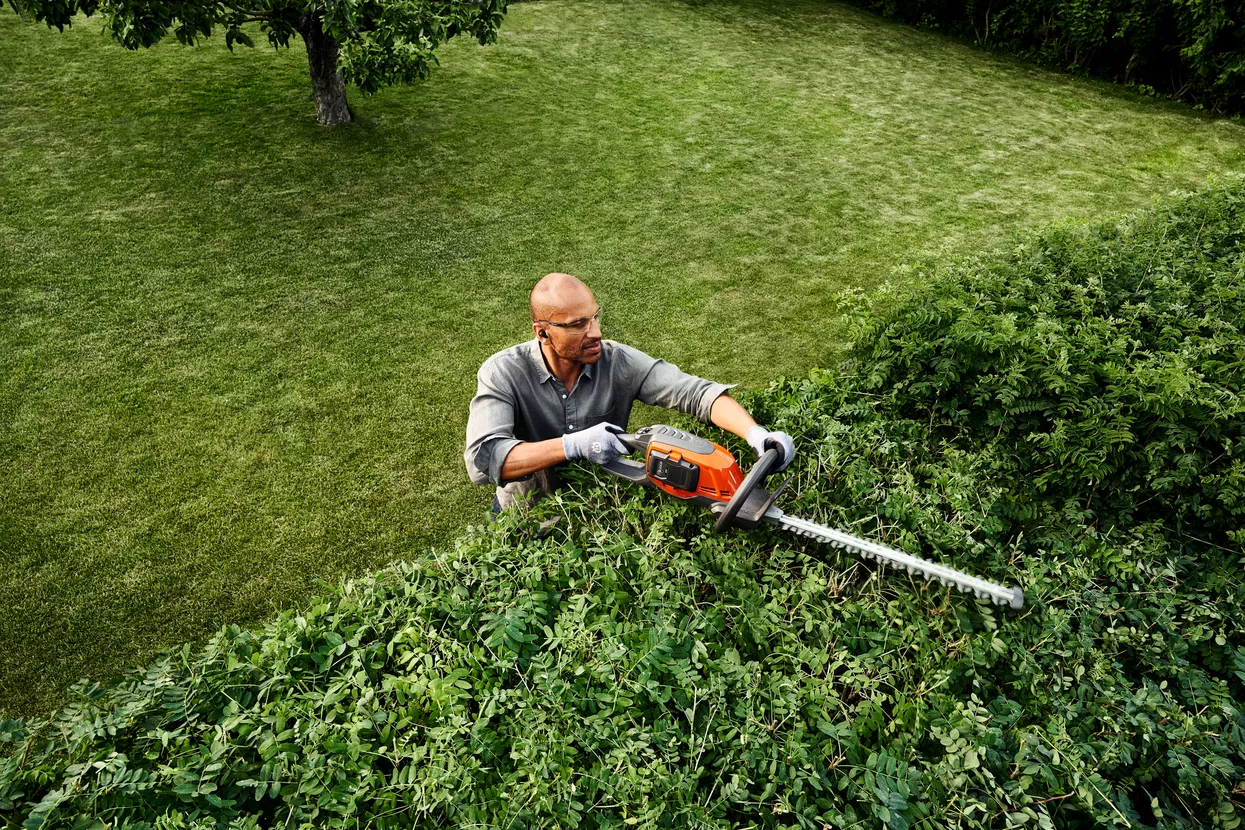 215IHD45 Hedge Cutter