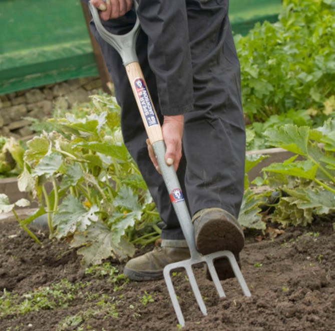 Spear & Jackson Neverbend Carbon Digging Fork