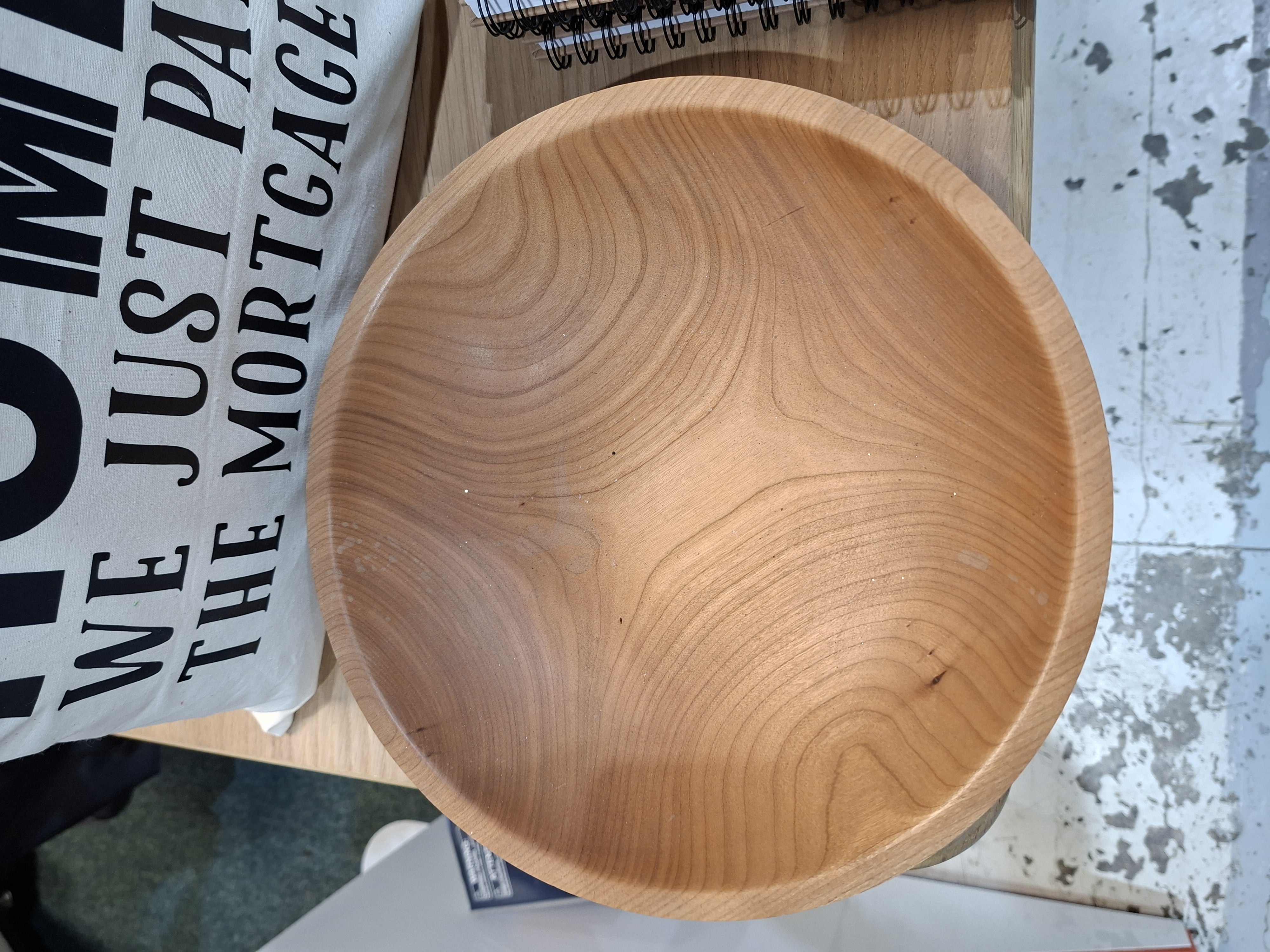 Large Wooden Bowl (Light Brown)