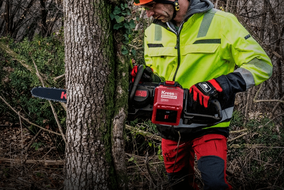 KC310.9 Chainsaw 16"