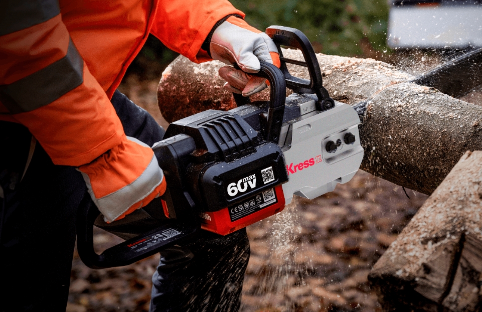 KC300.9 Chainsaw 16"